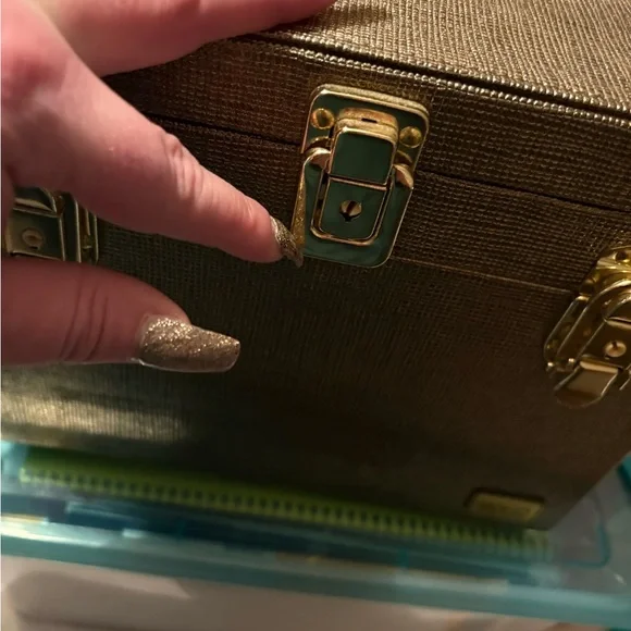 Elegant Gold Cosmetic Case - Picture 9 of 14